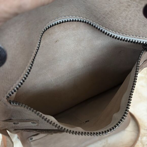 Soho Bags Made In Italy Leather Compact Crossbody Organizer Bag - Picture 9 of 16